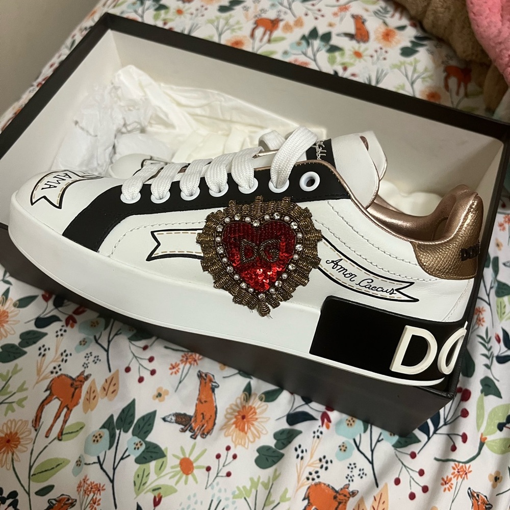 Dolce & Gabbana White and Gold Sneakers with Red Heart